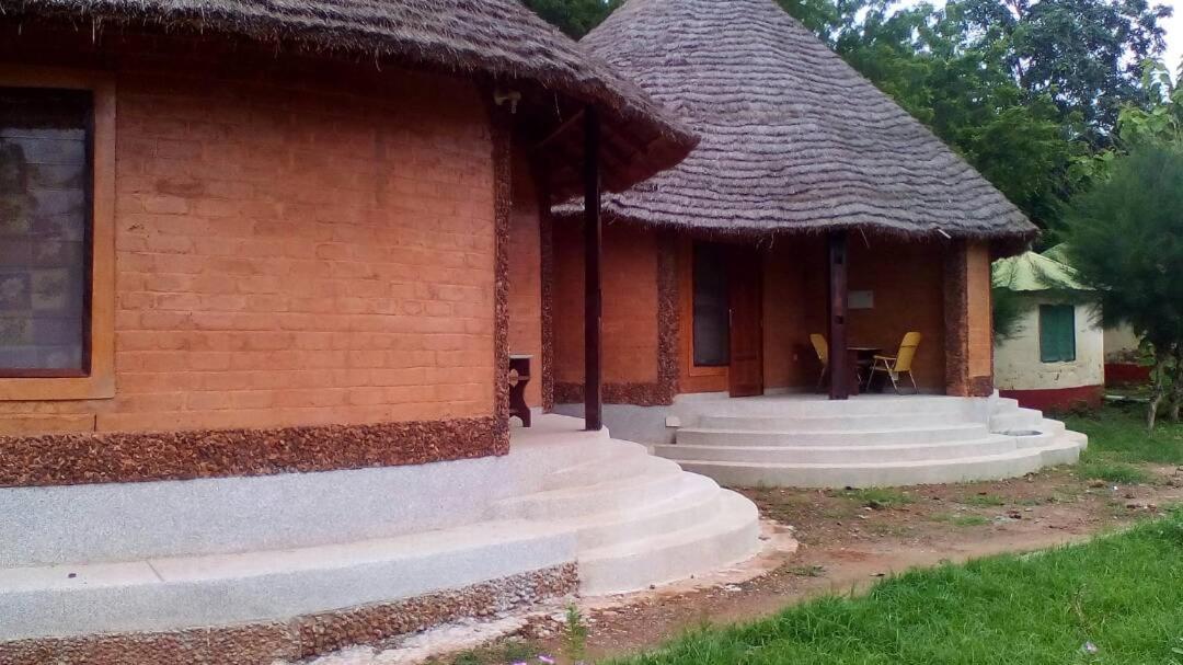 Tendaba Camp Bagian luar foto